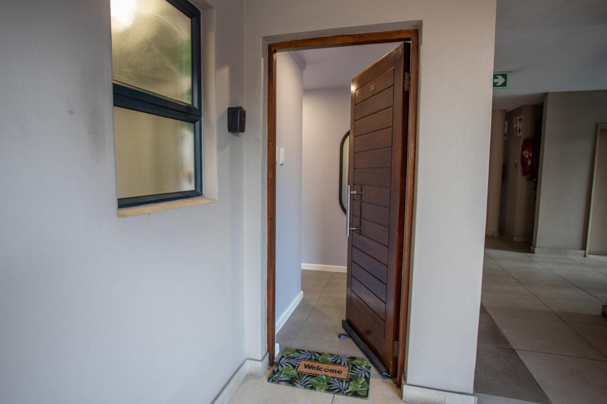 Stylish 1 Bedroom Eastpoint Durban
