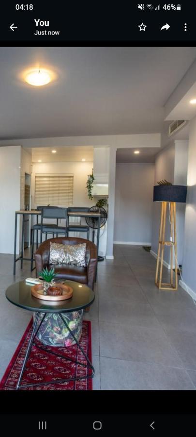 Stylish 1 Bedroom Eastpoint Apartment Durban
