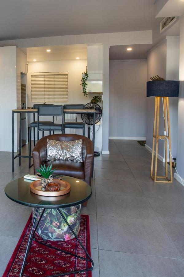 Stylish 1 Bedroom Eastpoint Durban